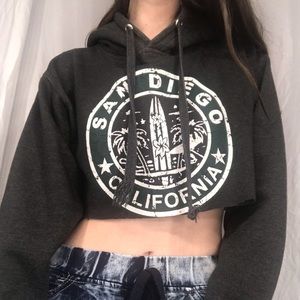 CALI CROP HOODIE